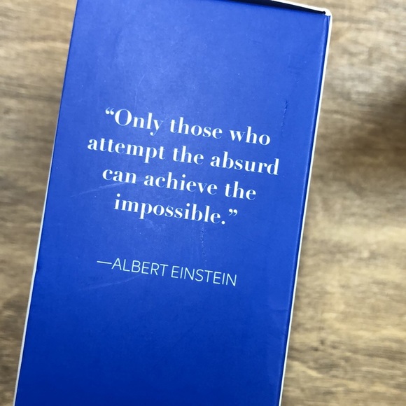 Emc smarter skincare vitamin c glow serum - Picture 9 of 10